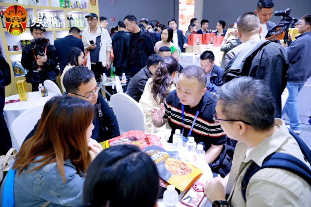 老字号破局 “内卷”迈向国民品牌之路麻将胡了免费试玩张飞牛肉闪耀糖酒会：(图10)